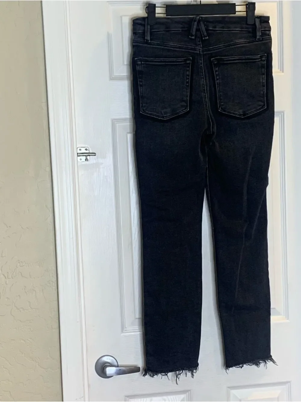 Good American Black Jeans Size 4/27 Raw Sharkbite Hem